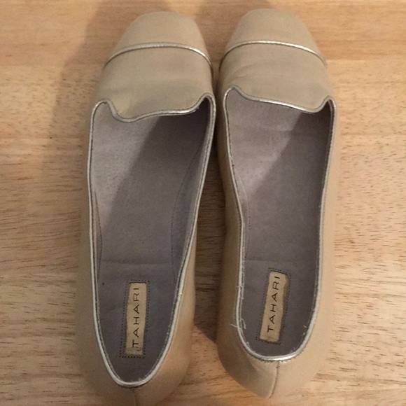 TAHARI Cream Color Flats - Picture 2 of 4